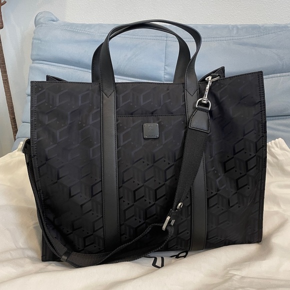 Mcm Klassik Tote in Cubic Jacquard Nylon - Picture 2 of 7
